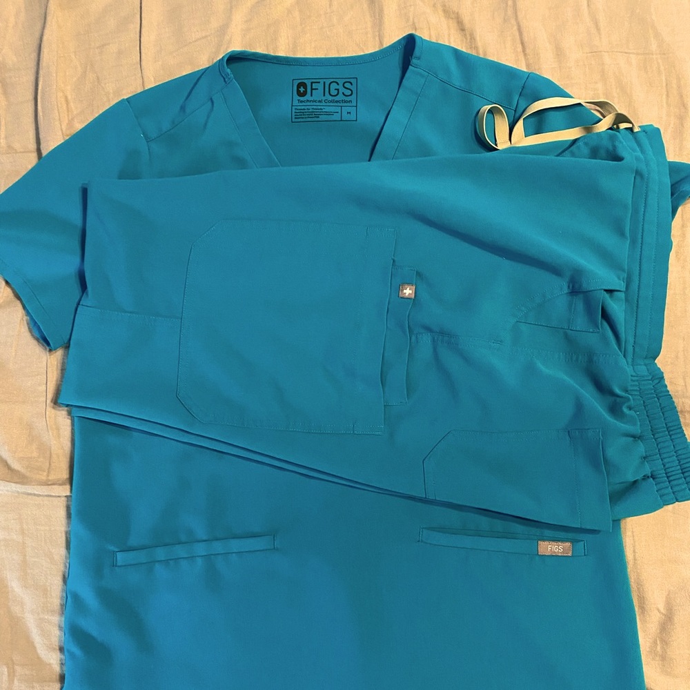 Gently used Women’s Medium Figs Set. Asking $69 per set.